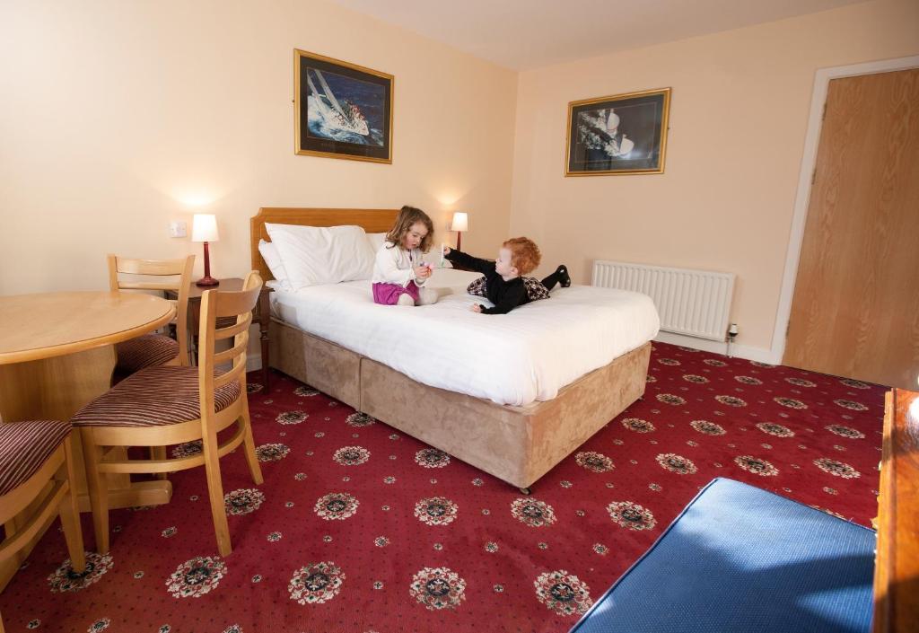 Grand Central Hotel Бундоран Стая снимка
